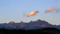 *Upscale & Downtown! Walk to Hot Springs & River!