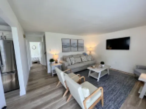 Spacious 4Br 2BTH, 2Floors 1/2 Mile to Beach. on Cape May Island