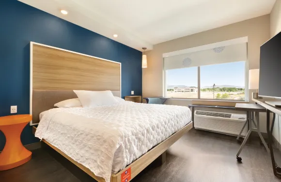 梅里迪恩博伊西西希爾頓Tru酒店