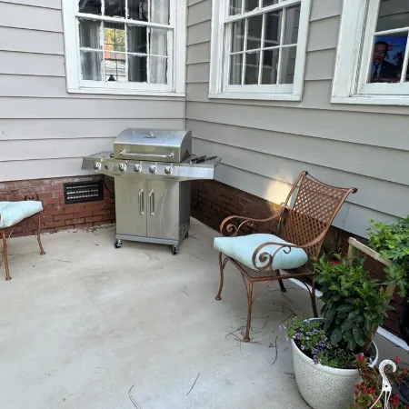 Cape Cod cottage close to Prembroke Creek
