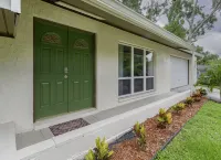 Private 2 Story Corner Home - Games Room - Spacious <br> Hotels in Greater Northdale