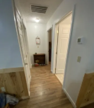 Country Setting in Kentucky. Near lakes for fishing and relaxing.