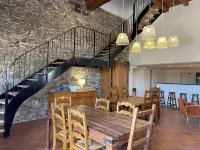 Maison Bord du Canal du Midi Piscine Hotels in Homps