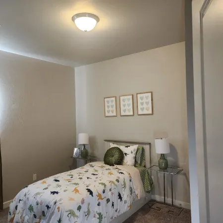 Entire New home in Edmond, Oklahoma Отели в г. Logan County