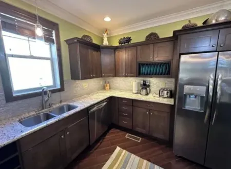 Spacious 5-bedroom, 5-bathroom townhome with WiFi, AC, Priv Hottub, ElecCharging