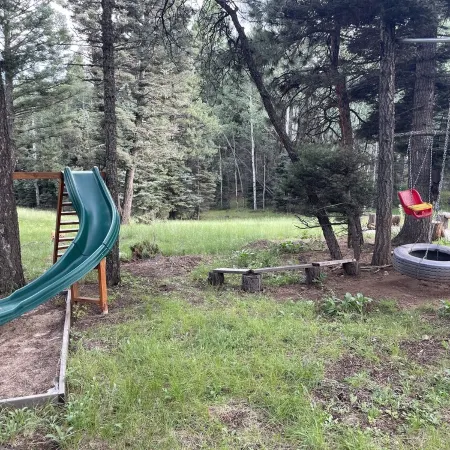 Beautiful, 6-bedroom mountain home with hot tub, deck and fire pit!