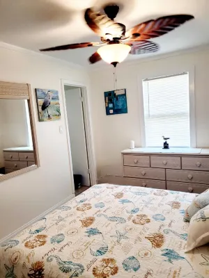 Cozy Beach Cottage! Dog Friendly!