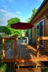 3 Blocks to the Lake & Close to Downtown, High Speed Internet, Sleeps 6!