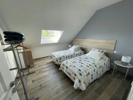 New, air-conditioned house on 1st floor with private pool, quiet location