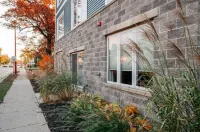 Summer Dates Available - Clean Condo - Minutes to Beaches, Downtown & Wineries