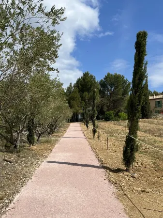 Gîte for 2 people with swimming pool -View of the Orb valley