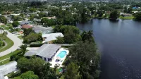 Lakefront, Heated Pool, Hot Tub, Family-Friendly & Near Beach