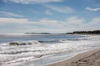 Driftwood Studio Beachfront cottage right in the Dunes Hotels in Sagadahoc County