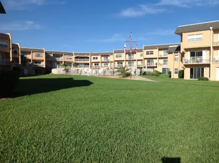 Very large 1BD, 1BA Ocean Front Complex, Ground Floor, Wifi, Hdtv, Large pool