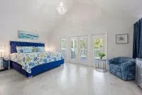 ★Beautiful Modern gated Vacation Oasis★ Private pool & patio close to activities