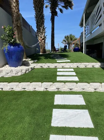 Beach Front,Heated Pool,Spa, Beach Views, Umbrella+Lounger for beach, Balconies