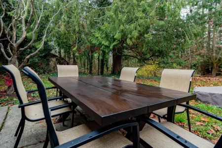 Sleeps 10, Close to Airport, Peace Health, Waterfront, WWU & WCC