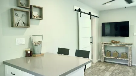 San Diego's Sustainable Couples Retreat, Modern-Rustic Design with Zen Vibes Отели рядом с достопримечательностью «Университет Сан-Диего»