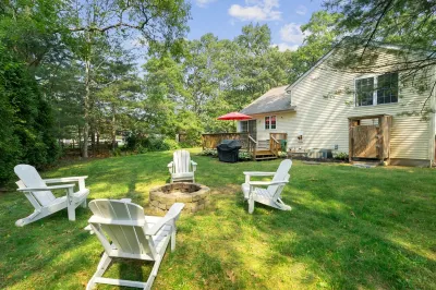 Newly renovated cottage 5 minute drive to several beaches. Great location! Hotels near Old Mountain Field
