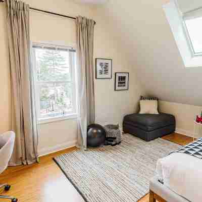 The Inn at Newton Highlands, Suite 2, Apartment-Hotel Rooms