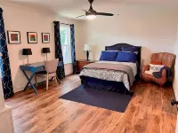 Exquisite furnished rental in Downtown Aiken! Hotel dekat University of South Carolina Aiken