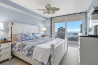 Beautiful 1-bedroom condo with the best views ocean,back bay & beautiful sunset Santini Marina Shopping Plaza附近的飯店
