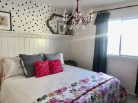 The Girlfriend Getaway - Centrally Located-Keyless Entry 메도레인 쇼핑센터 주변 호텔