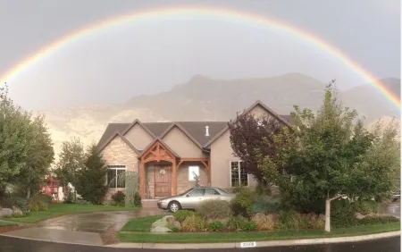 Mountain Views - Hot Tub - Huge Patio + BBQ Fun