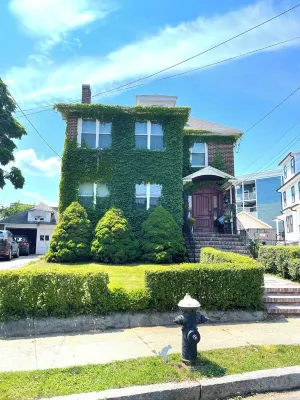 Funky and cozy home ! A little bit of everything for everyone. Hotels in Arlington