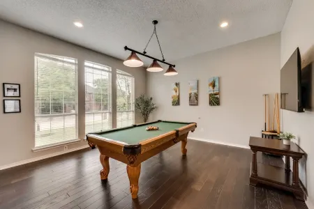 Texan House Near Lake 4 Bed 3 Bath Hot Tub* Отели в г. Роулетт