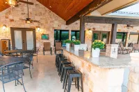 Longhorn•Pool•Cabana Kitchen•Quiet SubDiv•Sleeps 27•FREE Frio Access +VIP Perks