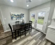Close to Ft. Sill; Cozy 3 bedroom in quiet neighborhood; lots of amenities