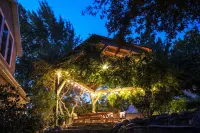 Luxury 7000 SQFT, Sleeps 20 - Bball, VBall, 1 acre Hotel dekat Alpine Tabernacle/American Fork FamilySearch Center