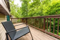 6 Bedroom House + Private Suite, 2 Minutes From Lake With All Amenities