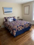 The Olde Farmhouse Spacious Lakefront House with Amazing View