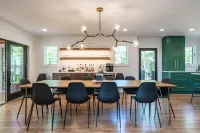 Lake Escape has it ALL--Deep water, panoramic views, POOL, main lake!