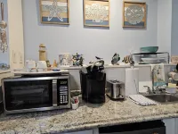 OBX Vacation. Cozy comfy efficiency room for 2 Friday to Friday beach get-away. Hotel a Kill Devil Hills