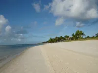 Key West Condo close to the Ocean. 1 mile to Smathers & 3 miles to Duval St. - 2-Star