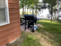 Escape to cozy, secluded lakefront cabin in the north woods イタスカのホテル