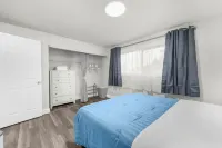 Casa Bella Homes-top floor condo unit, centrally located, home away from home Federal Way Memorial Field附近的飯店
