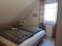 Thached House "Haus Hannes" on the island Rügen - Relax and enjoy. Hotels in Poseritz