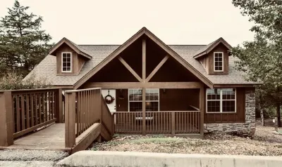 Spring is Here! Come Stay with us!Two Master King Suites.  Gated Golf Community.