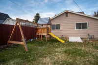 Steps from DOWNTOWN! COZY 5 bedroom Bungalow!