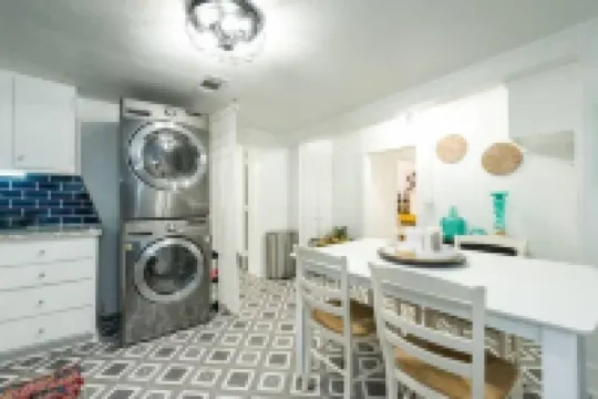 The Funky Flat-steps from Denton's nightlife!