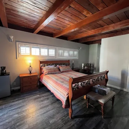 1-bedroom vacation home just 5 minutes to Kia Forum