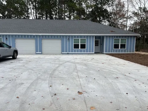 Duplex sleep 24 people.2 mile to beach and 6 full bathroom