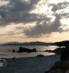 Self-contained 75 m2 apartment on the ground floor of a villa, air-conditioned, seafront
