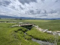 Charming condo on the golf course. 15 min from McCall.