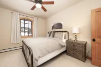 Winter Park Home w/views, heated garage, hot tub!