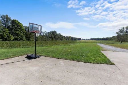 Peaceful Country Retreat 20 acres Private Pond